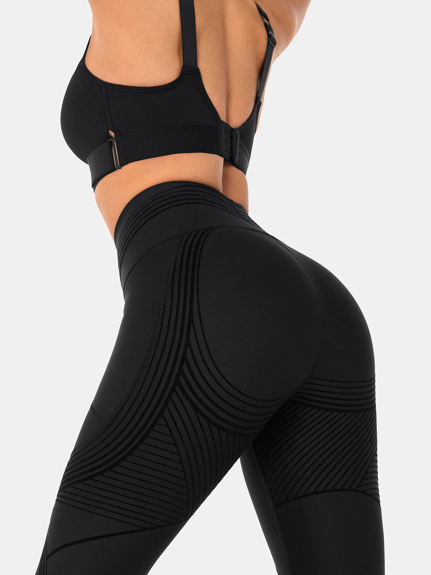 Body Sculpt Side Pocket Capri Leggings 2.0 (Reversible Wear) - Image 30